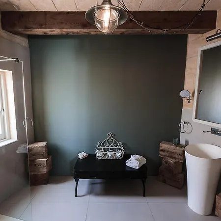 Talbot & Bons Bed and Breakfast 4*